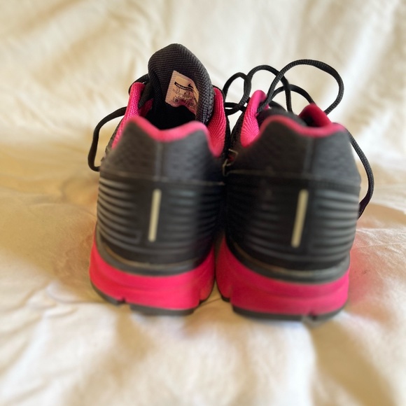 🌺Nike Sneakers in excellent used condition, Size 11 - Picture 9 of 11